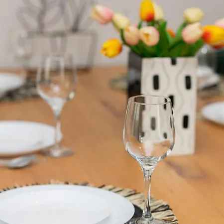 Royal With Parking By Renters Prestige Apartamento Varsovia